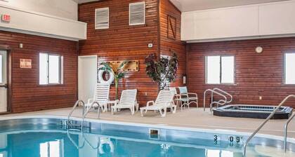 Quality Inn & Suites Boonville - Columbia