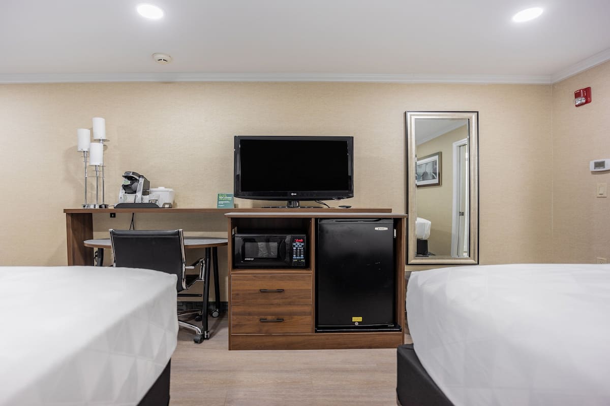 1 chambre, coffres-forts dans les chambres, bureau