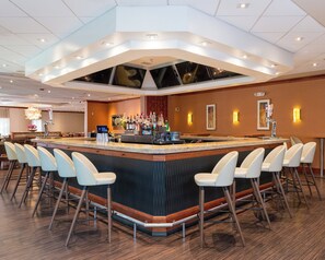 Bar (on property) - Holiday Inn Plainview-Long Island by IHG (Plainview)
