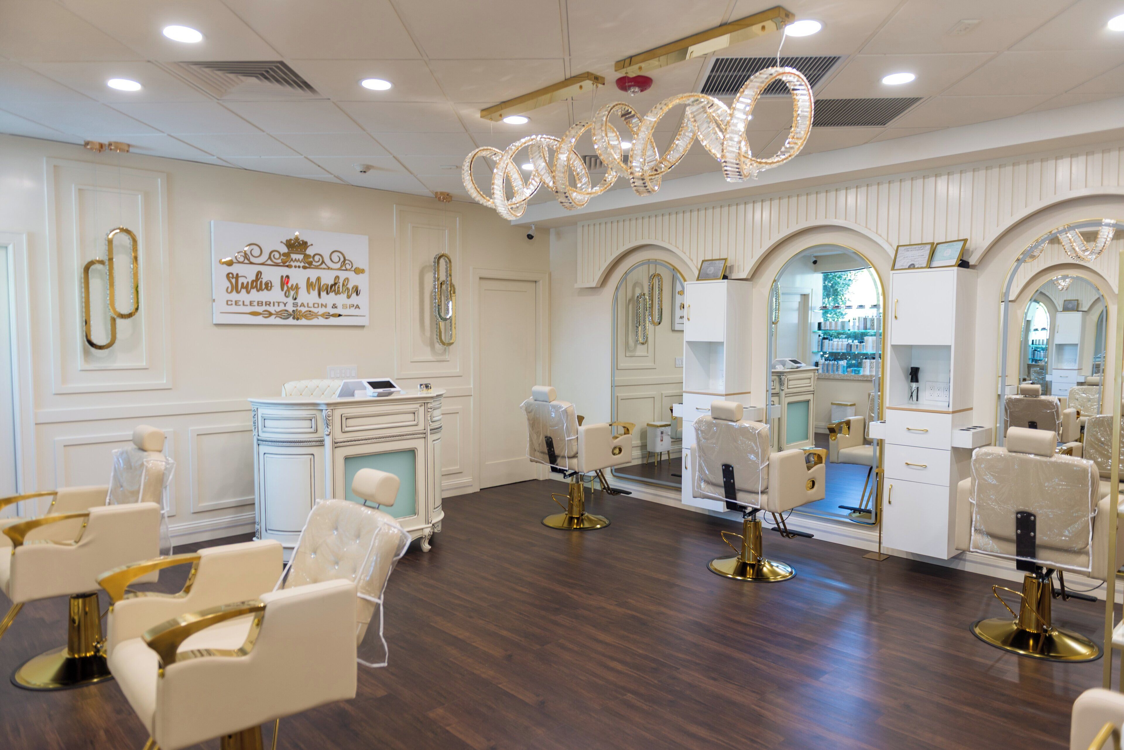 Facials, 1 treatment room, massages