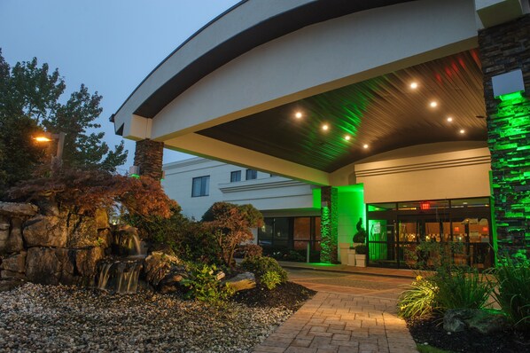 Exterior - Holiday Inn Plainview-Long Island by IHG (Plainview)