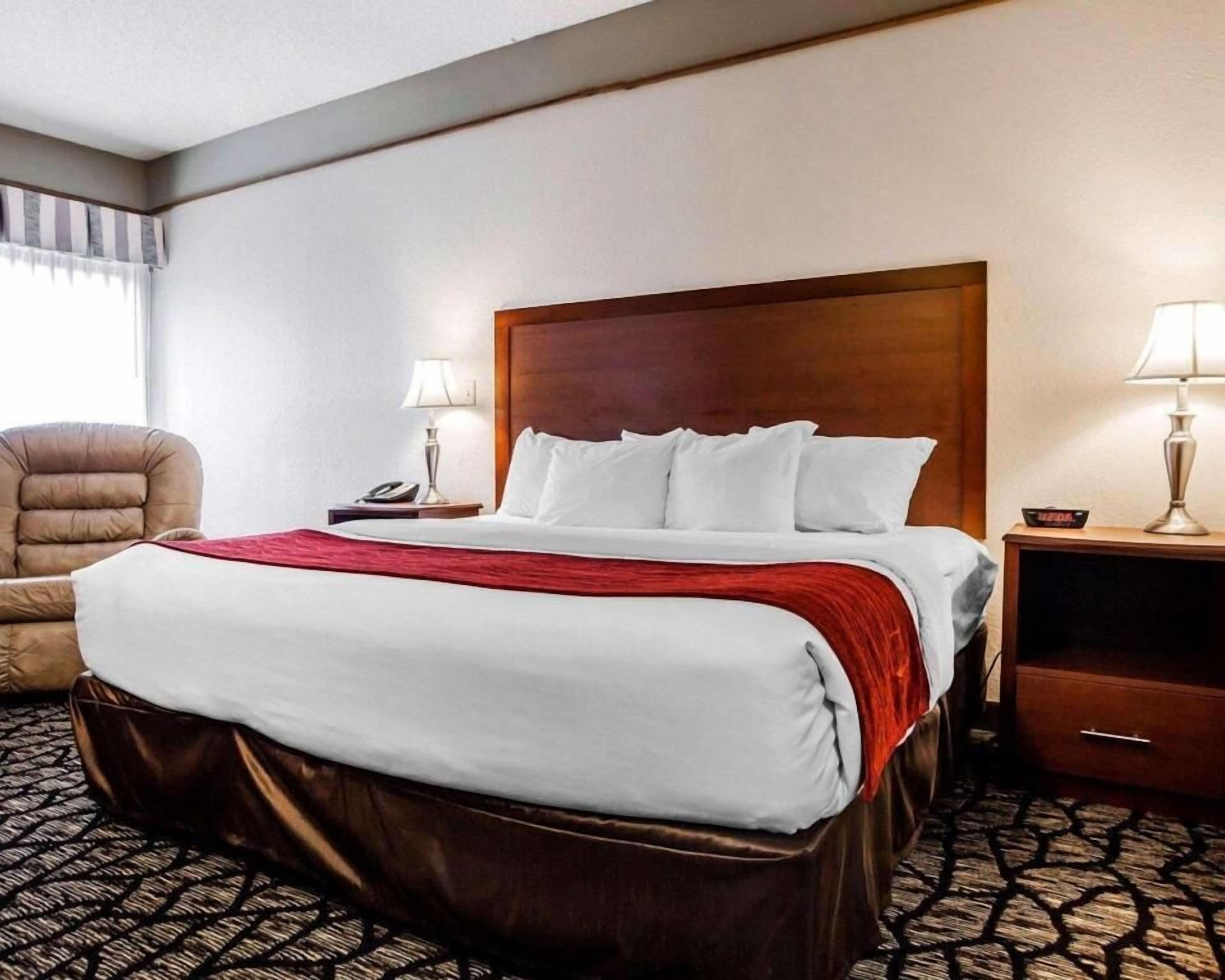 Individuel indretning, mørklægningsgardiner, strygejern/strygebræt