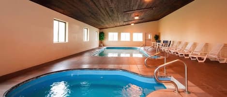 Kolam renang tertutup