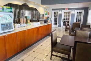 Free daily continental breakfast  - Quality Inn Milan - Sandusky (Milan)