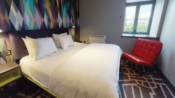 Skrivebord, skrivebord for bærbar PC og blendingsgardiner