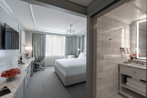 Iberville Superior King | 1 bedroom, Frette Italian sheets, hypo-allergenic bedding, in-room safe