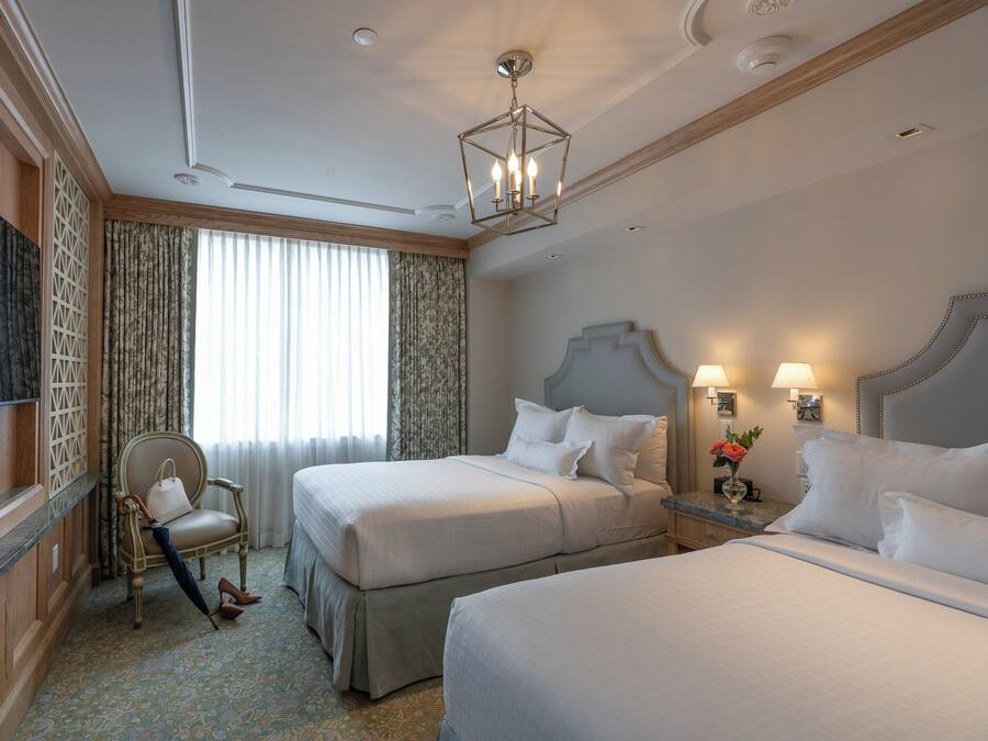 Studio Suite | Frette Italian sheets, hypo-allergenic bedding, in-room safe, desk