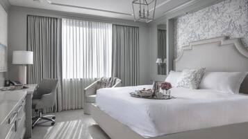 Frette Italian sheets, hypo-allergenic bedding, in-room safe, desk