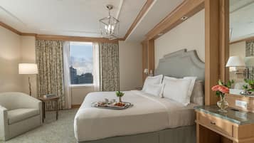 Studio Suite | Frette Italian sheets, hypo-allergenic bedding, in-room safe, desk