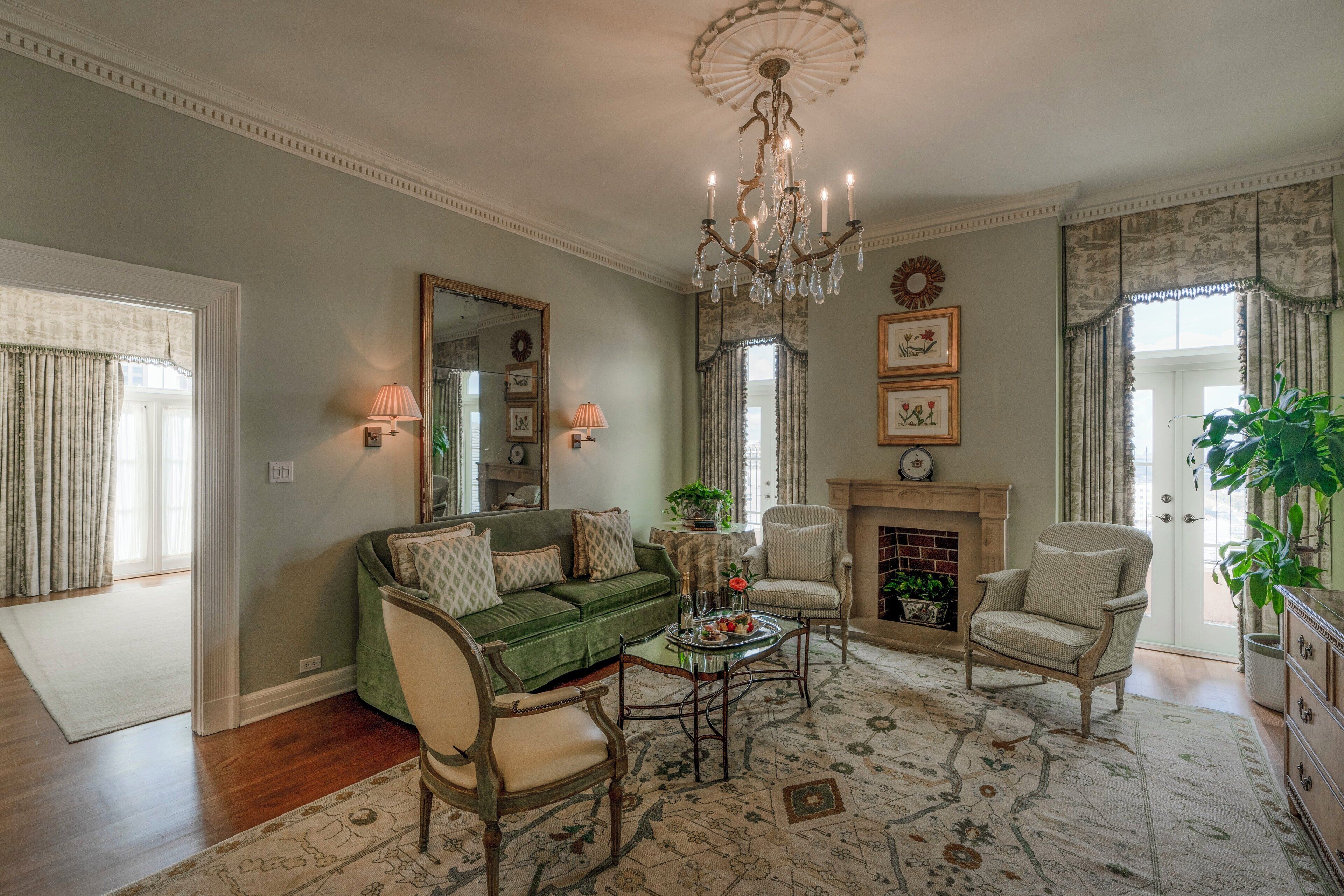 1 bedroom, frette italian sheets, hypo-allergenic bedding, in-room safe