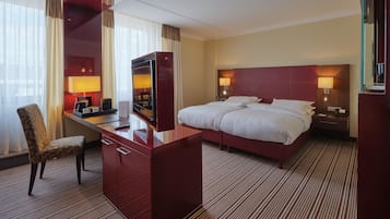 Executive Suite (Junior) | Premium bedding, minibar, in-room safe, individually decorated