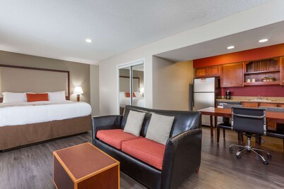 Hawthorn Suites by Wyndham North Charleston, SC