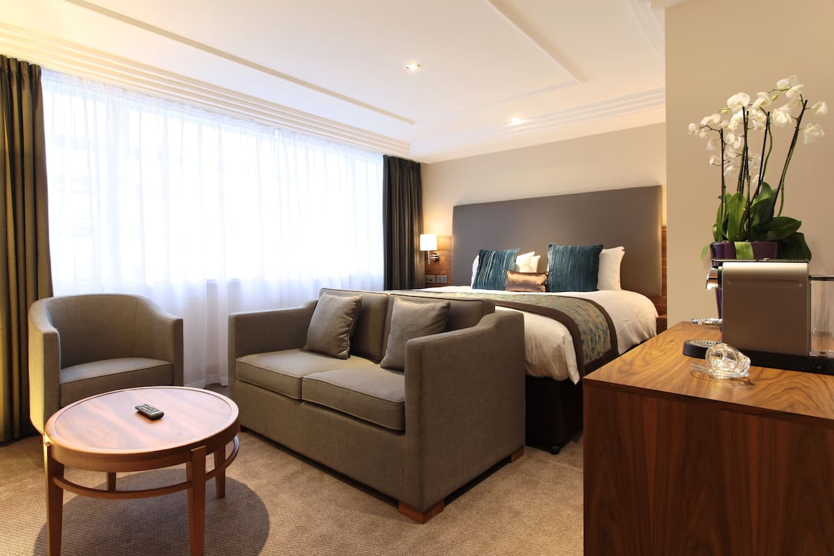 Executive Room, 1 King Bed with Sofa bed | Egyptian cotton sheets, premium bedding, in-room safe, desk