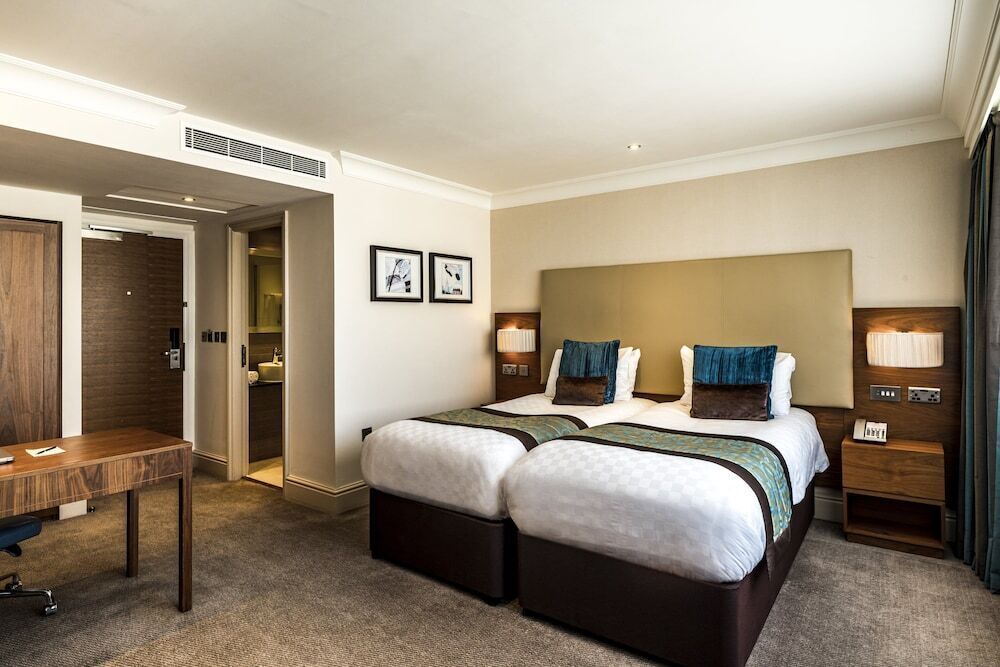 Egyptian cotton sheets, premium bedding, in-room safe, desk