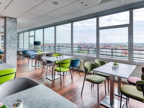 Daily buffet breakfast for a fee - ibis Berlin Messe (Berlin)