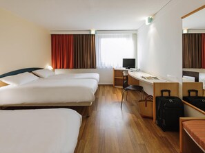 In-room safe, desk, soundproofing, iron/ironing board - ibis Berlin Messe (Berlin)