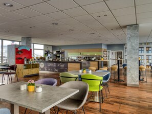 Esmorzar diari d'estil bufet (17 EUR per persona) 