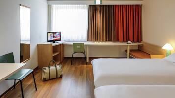 Standard Twin Room, 2 Twin Beds | In-room safe, desk, soundproofing, iron/ironing board