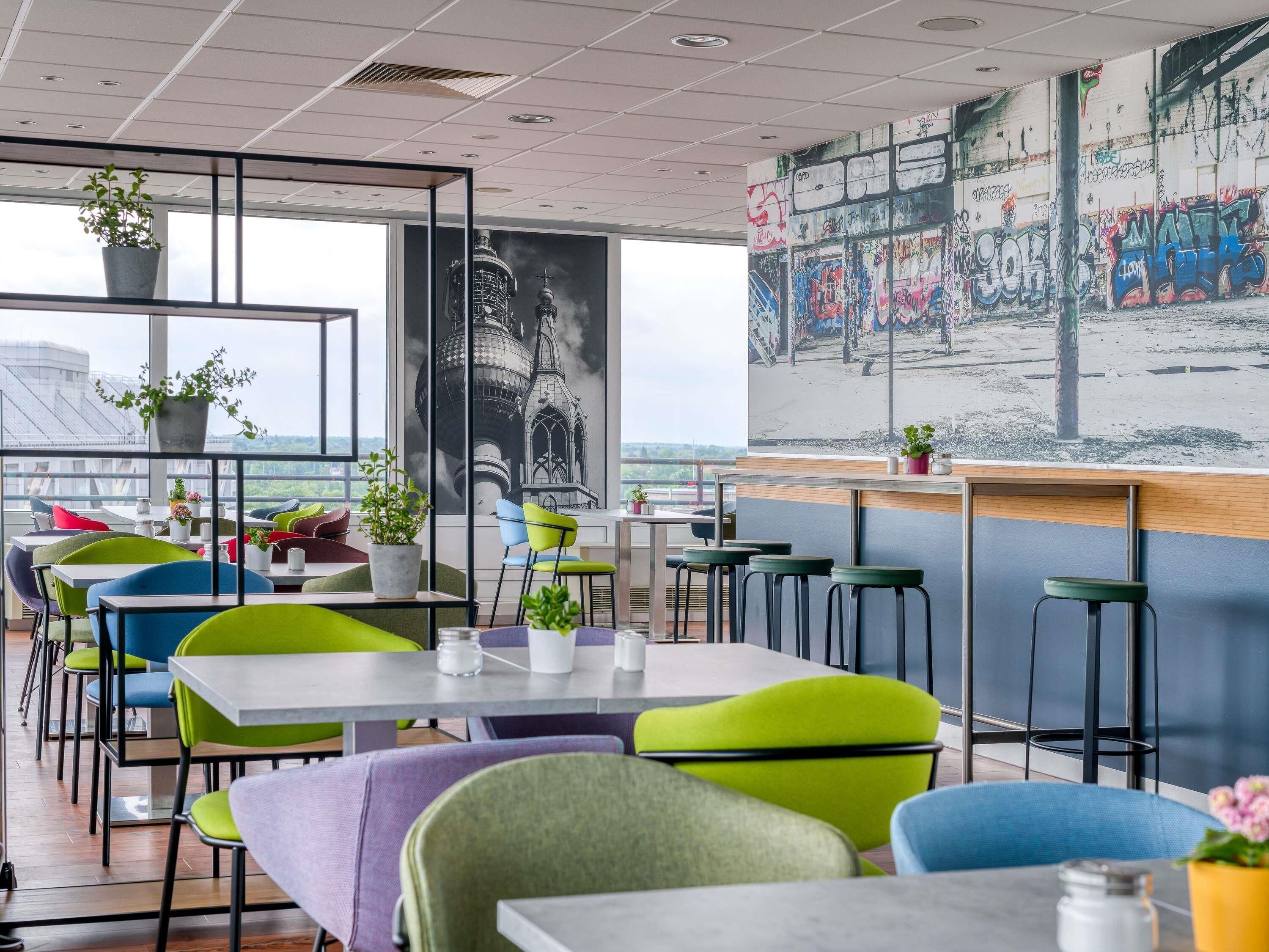 Daily buffet breakfast (EUR 17 per person)