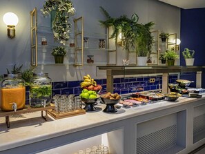 Daily buffet breakfast (EUR 22.5 per person)