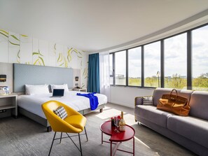 Executive Room, 1 King Bed with Sofa bed, Accessible | In-room safe, desk, laptop workspace, soundproofing