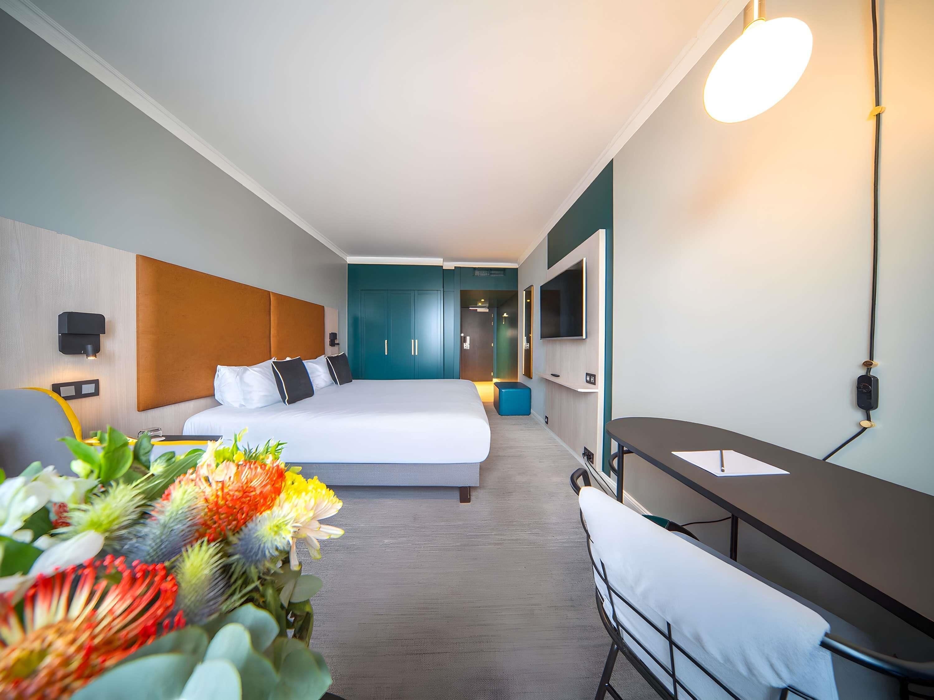 ห้องซูพีเรีย, เตียงคิงไซส์ 1 เตียง | ตู้นิรภัยในห้องพัก, โต๊ะทำงาน, พื้นที่ทำงานแบบใช้แล็ปท็อป, ห้องเก็บเสียง