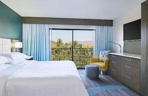 Premium bedding, in-room safe, desk, laptop workspace
