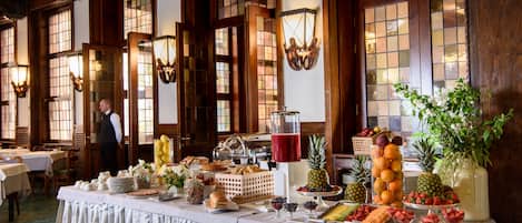 Daily buffet breakfast (EUR 13 per person)