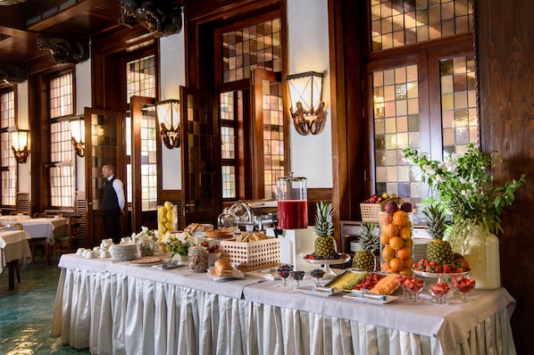 Daily buffet breakfast (EUR 13 per person)