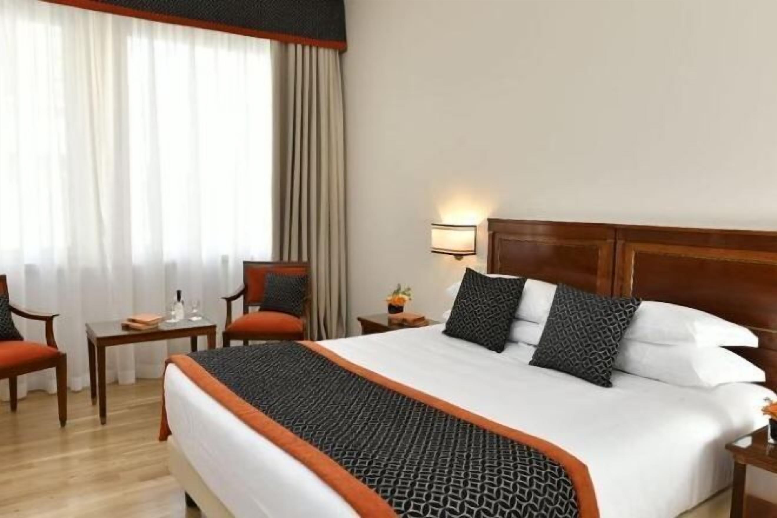 미니바, 객실 내 금고, 각각 다른 스타일의 인테리어, 각각 다르게 가구 비치