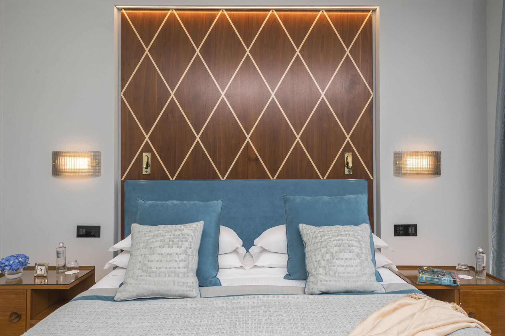 Minibar, coffres-forts dans les chambres, décoration personnalisée