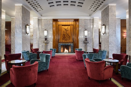 Lobby lounge. Bettoja Hotel Mediterraneo