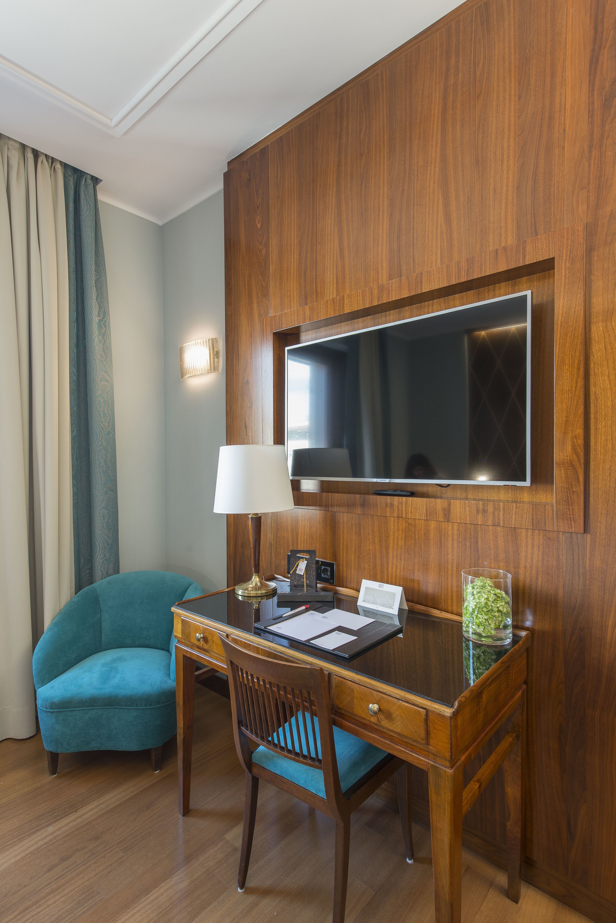 premium double or twin room | 1 bedroom, minibar, in-room safe, individually decorated