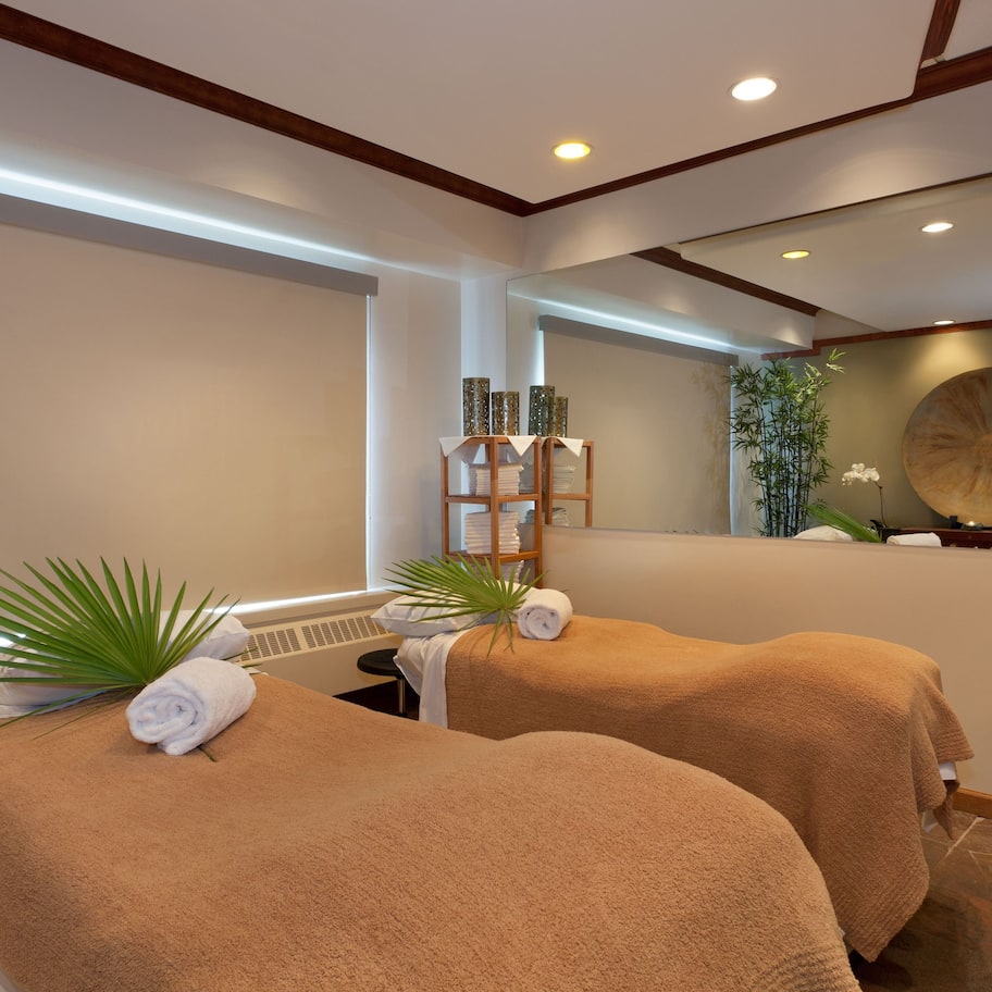 Couples treatment rooms, steam room, body treatments, aromatherapy