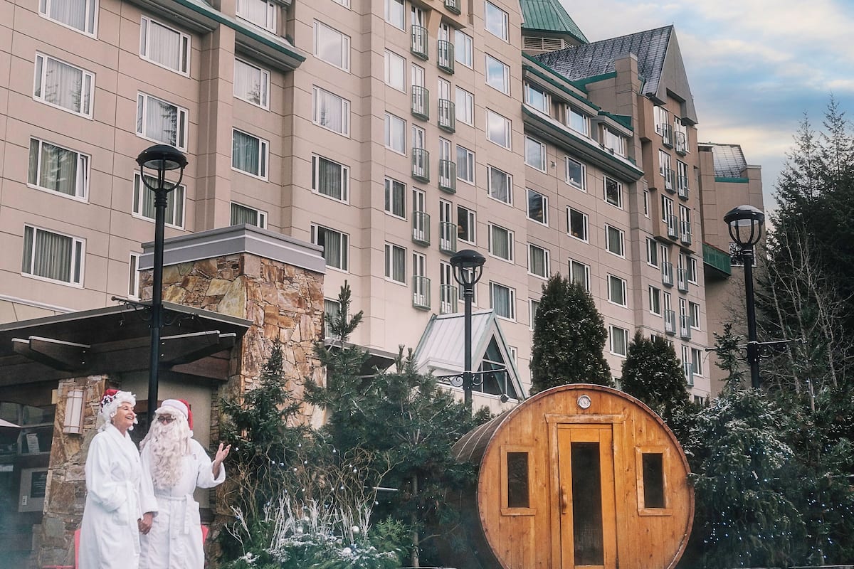 indoor pool, outdoor pool, pool loungers