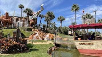 Mini-golf