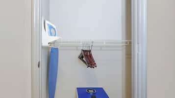 Habitación, 2 camas Queen size, tina para personas con discapacidad (Accessible Tub) | Servicios de la habitación