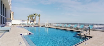 Holiday Inn Express & Suites Oceanfront by IHG