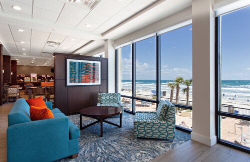 Holiday Inn Express & Suites Oceanfront by IHG