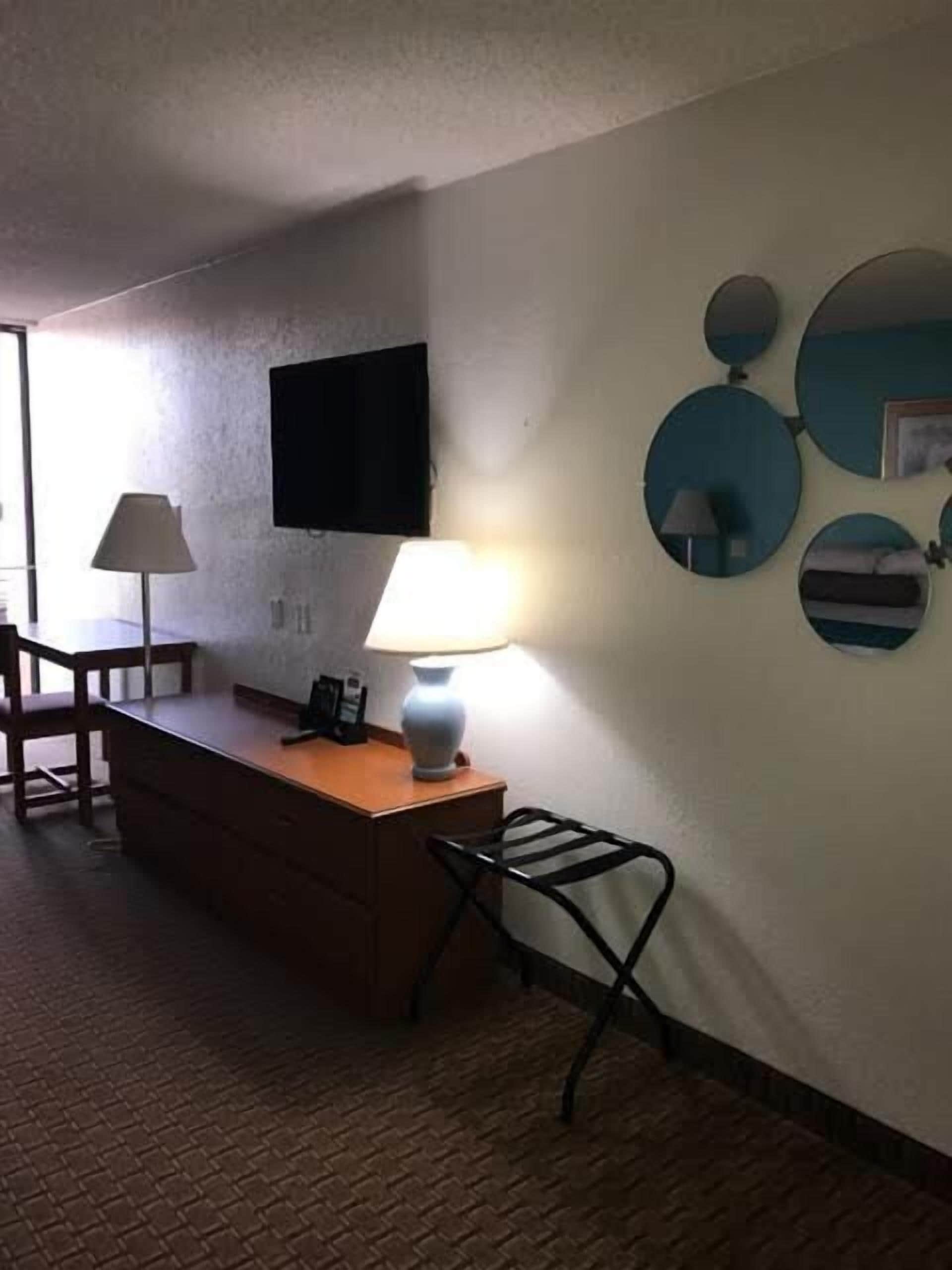 Foto - Howard Johnson by Wyndham Winter Haven FL