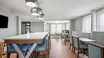 Frokost på farten er inkludert hver dag