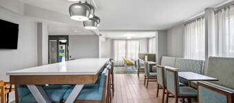 Hampton Inn Cleveland-Westlake