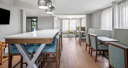 Hampton Inn Cleveland-Westlake