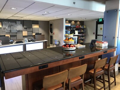 Holiday Inn Express Memphis Medical Center Midtown by IHG