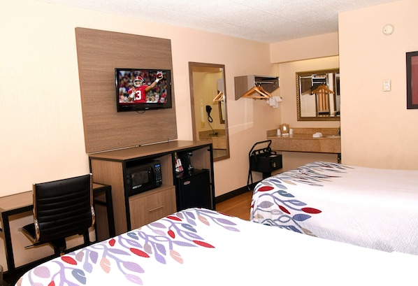 Quarto luxo, 2 camas de casal (Smoke Free) | Wi-Fi de cortesia, roupa de cama