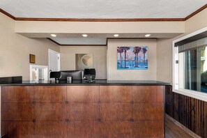 Lobby - Comfort Inn San Diego Airport At The Harbor (San Diego)