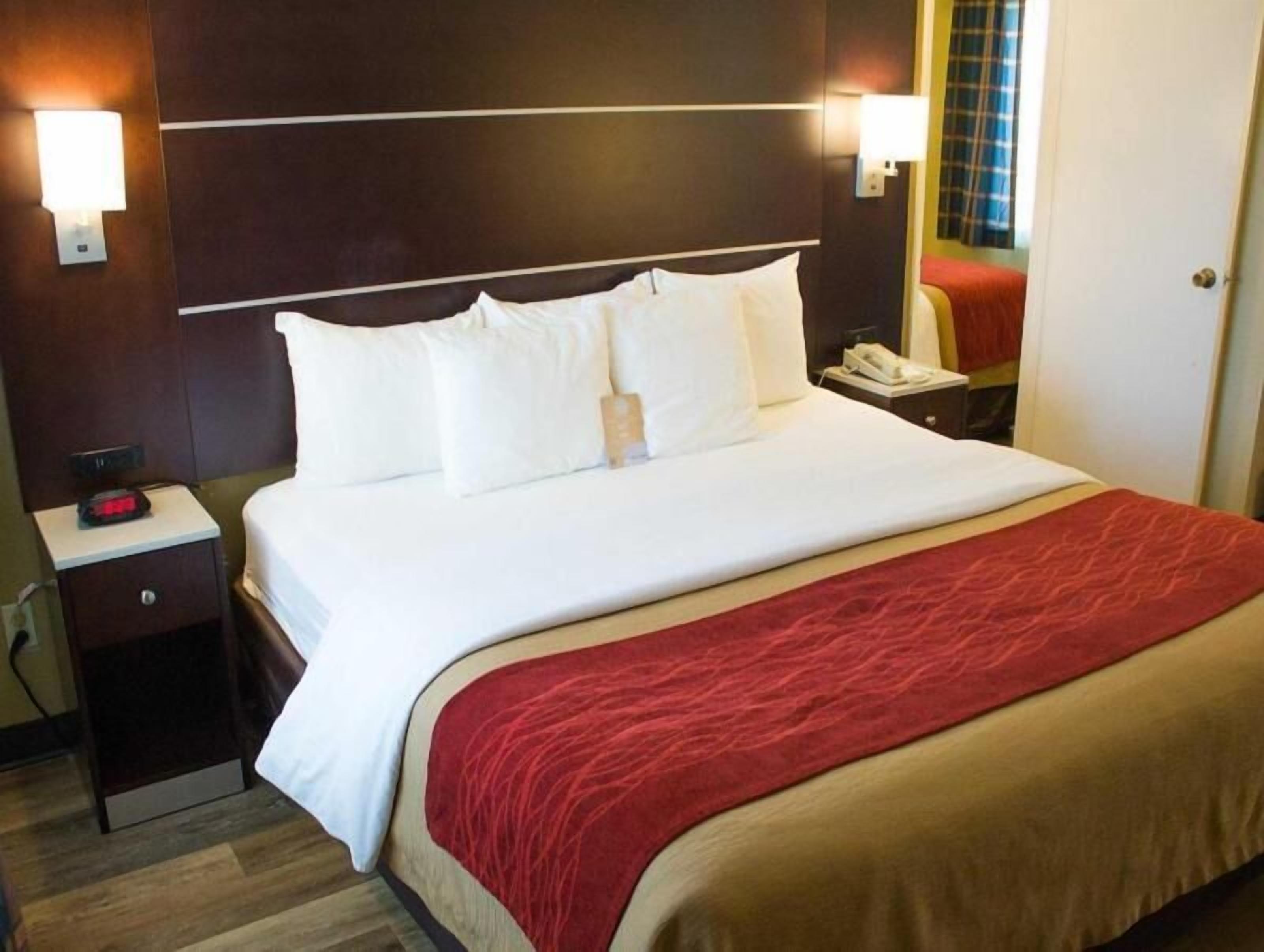 Caja de seguridad en la habitación y escritorio 