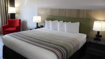 Escriptori, planxa i posts de planxar, wifi gratuïta i roba de llit