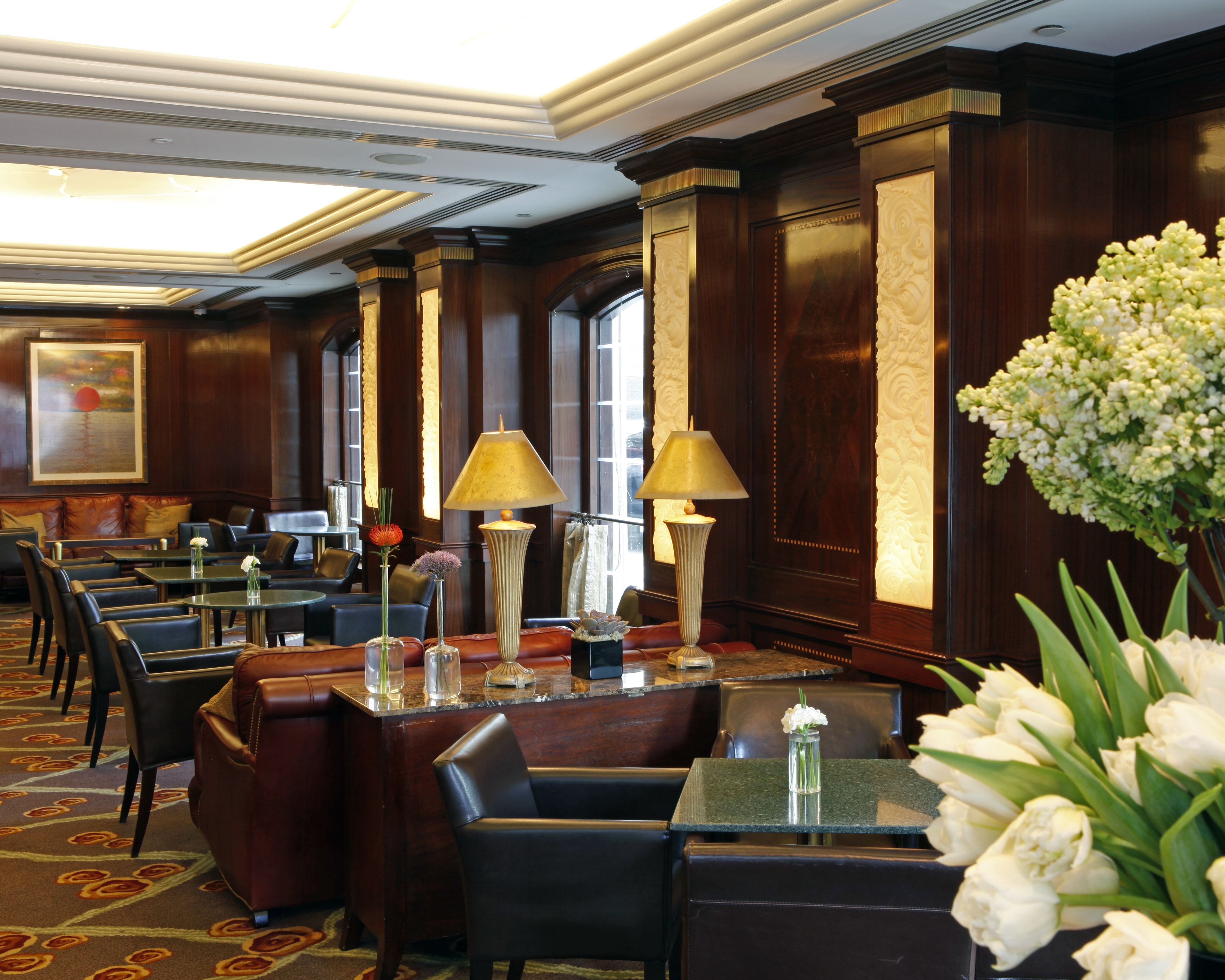 2 restaurants, breakfast served