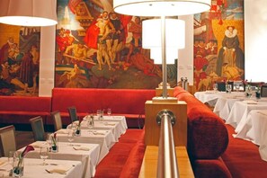 Warwick New York, New York: Info, Photos, Reviews | Book at Hotels.com